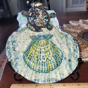 Decorative Shell Art with Turtle Accent